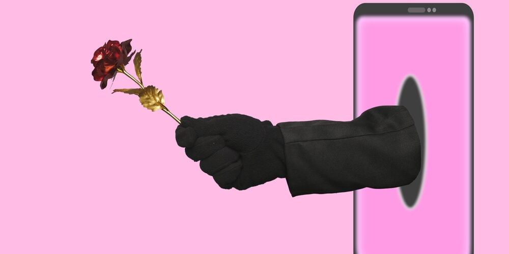 Risks in Online Dating and Tips to Stay Safe